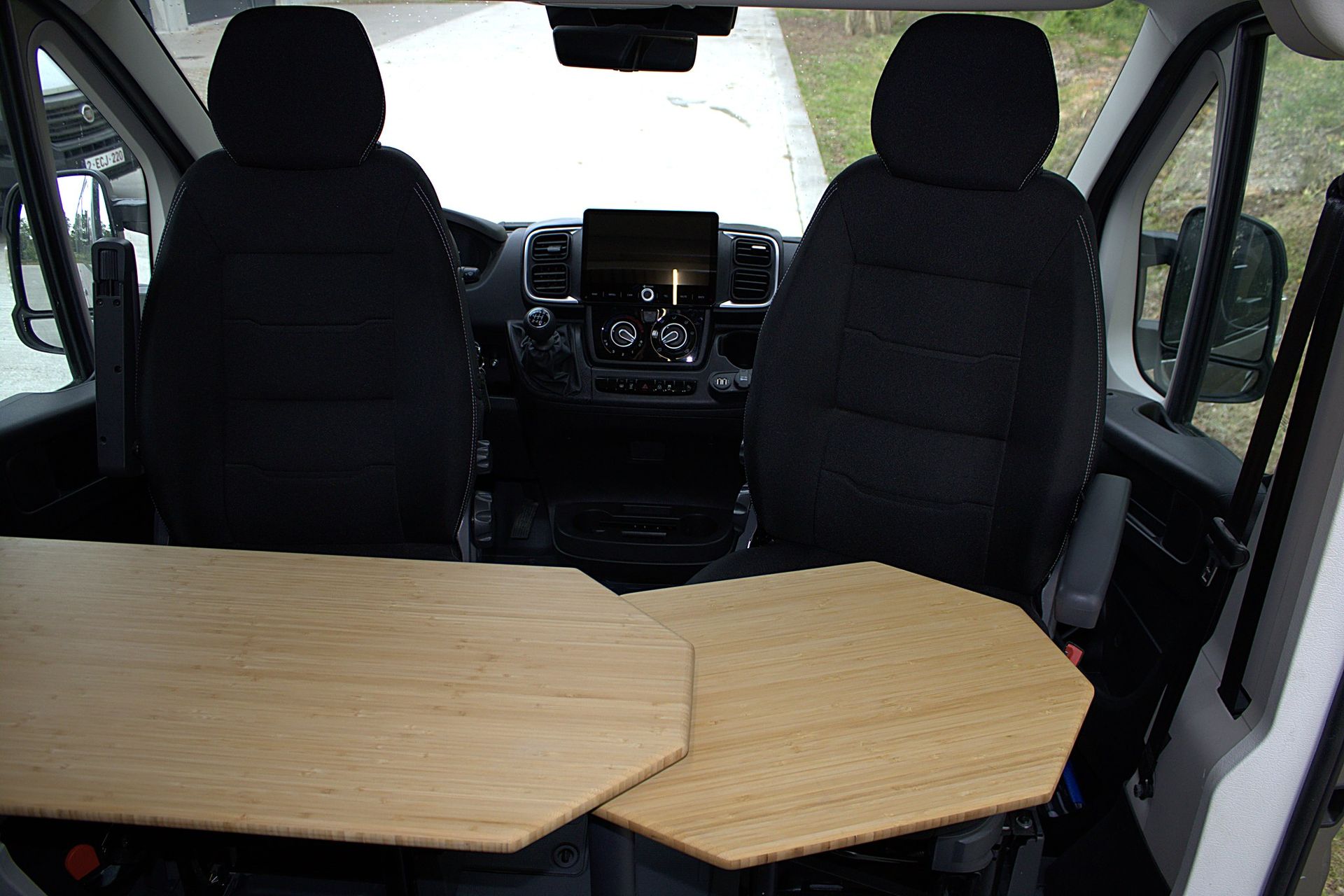 Draaibare cabinestoelen met bamboe dinette